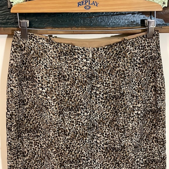 2/$25 90’s Jones Designs Leopard Print Skirt Size 10 - Picture 12 of 14